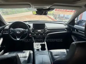 Honda Accord Touring 2.0T 2018 Blue