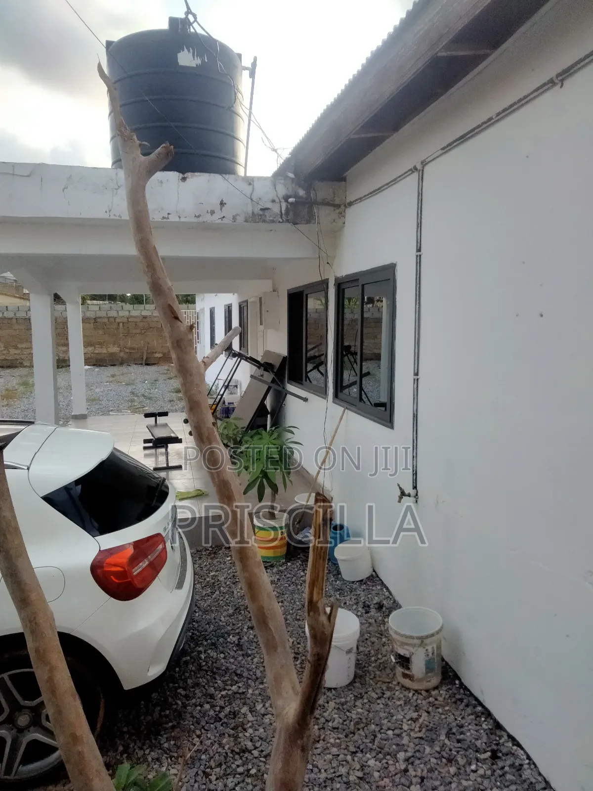 3bdrm Apartment in Lakeside, Ashaley Botwe for rent