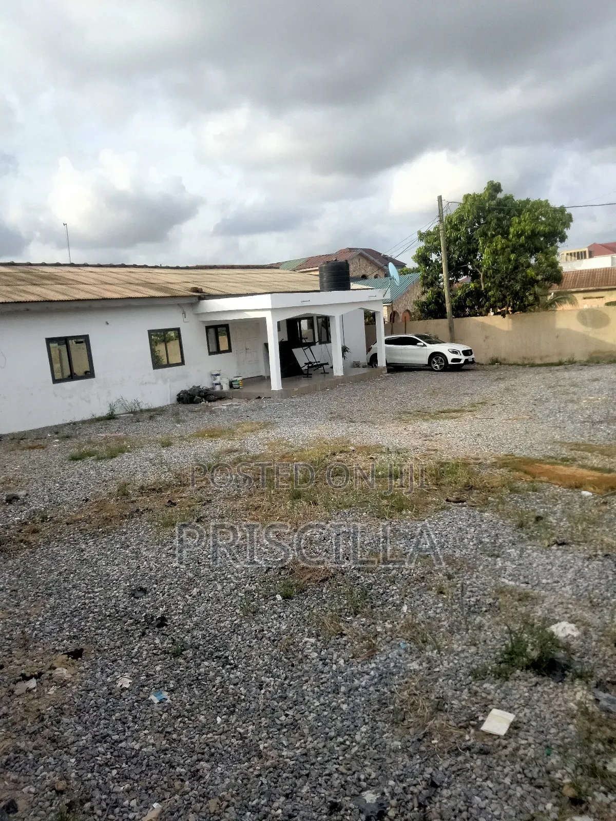 3bdrm Apartment in Lakeside, Ashaley Botwe for rent