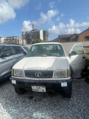 Tata Xenon 2010 White