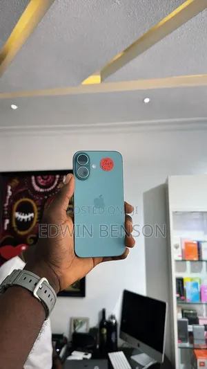 Apple iPhone 16 128 GB Green