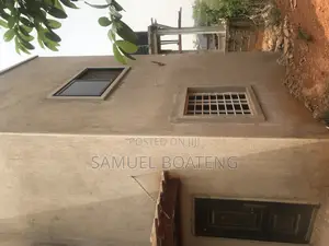 6bdrm Mansion in Atwima Kwanwoma for sale