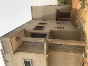 6bdrm Mansion in Atwima Kwanwoma for sale
