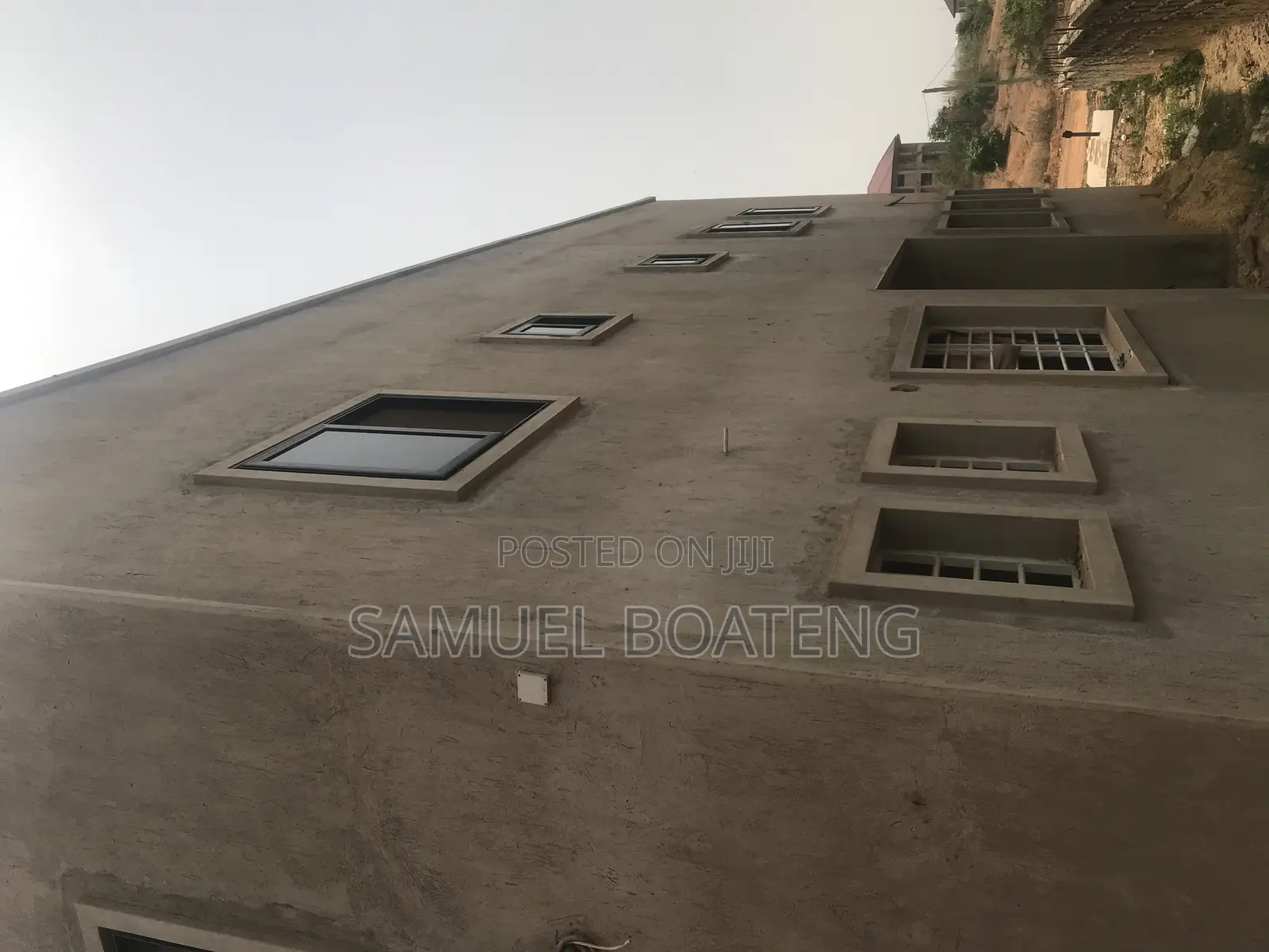 6bdrm Mansion in Atwima Kwanwoma for sale