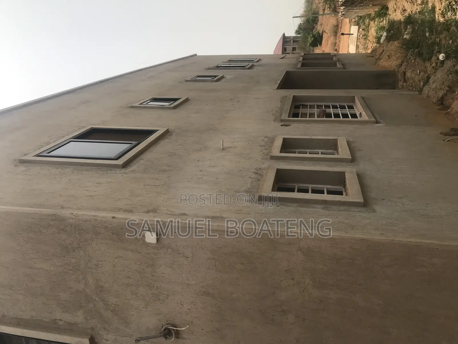 6bdrm Mansion in Atwima Kwanwoma for sale