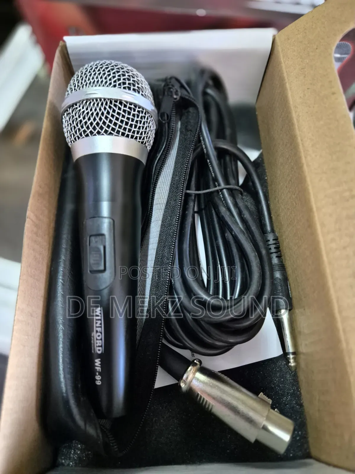 Winford Dynamic Chord Microphone