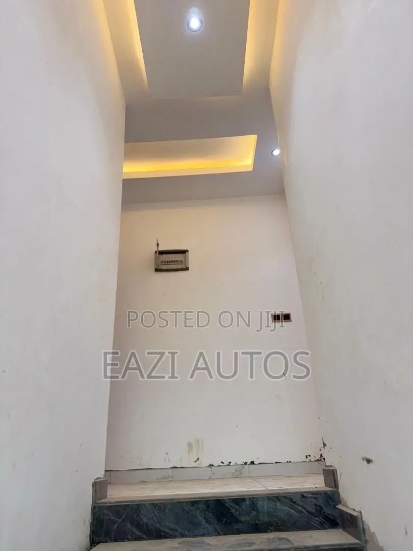 2bdrm Apartment in Eazi Estate, Kumasi Metropolitan for sale