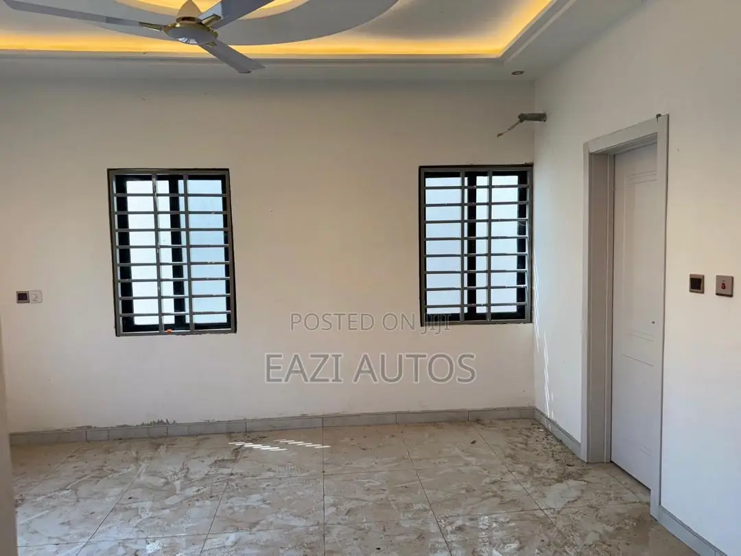 2bdrm Apartment in Eazi Estate, Kumasi Metropolitan for sale
