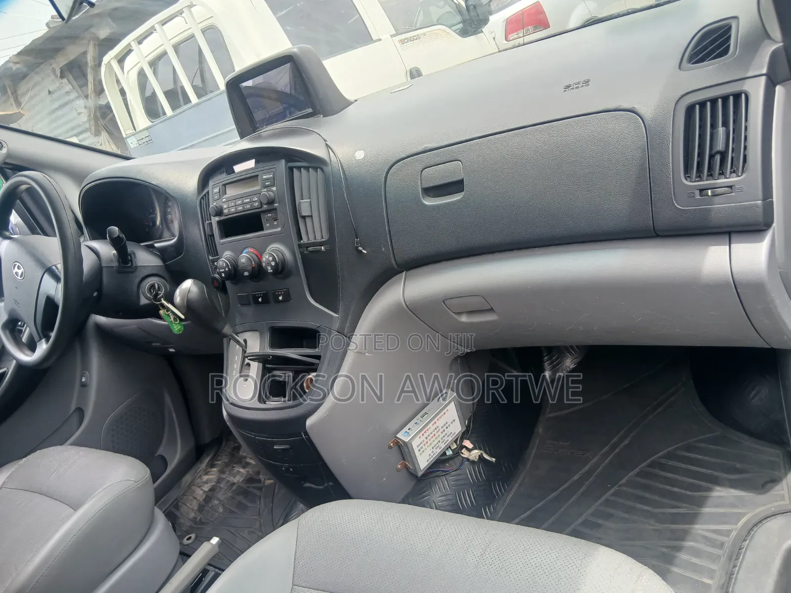 Hyundai Starex 2014 White