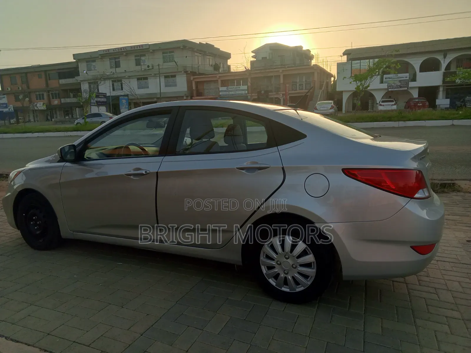 Hyundai Accent SE Sedan 2016 Silver