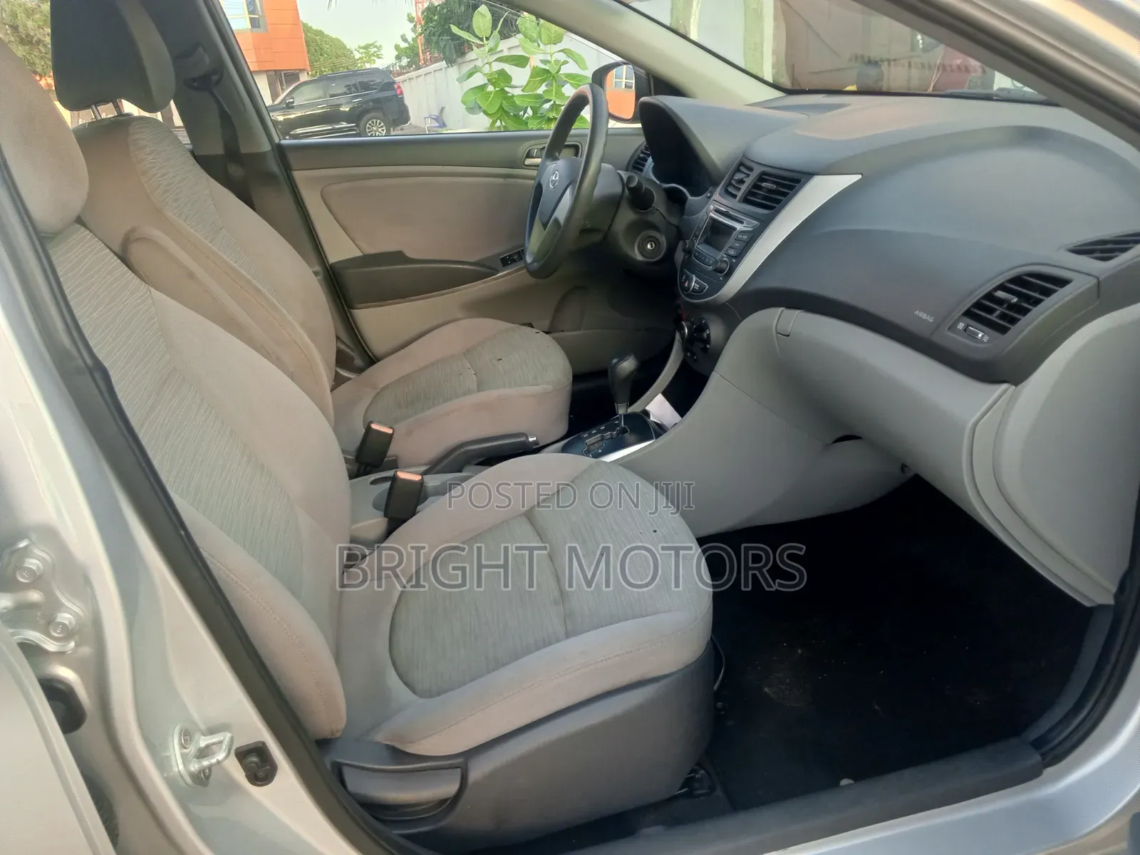 Hyundai Accent SE Sedan 2016 Silver