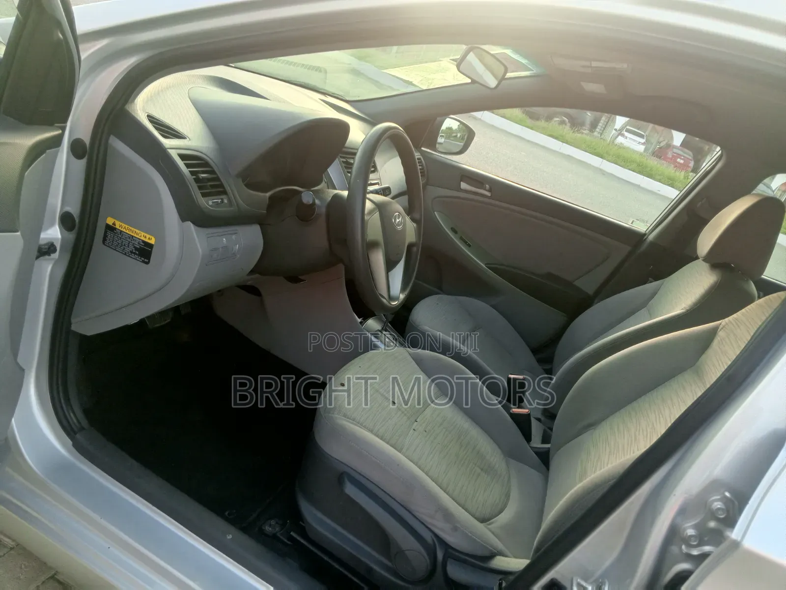 Hyundai Accent SE Sedan 2016 Silver
