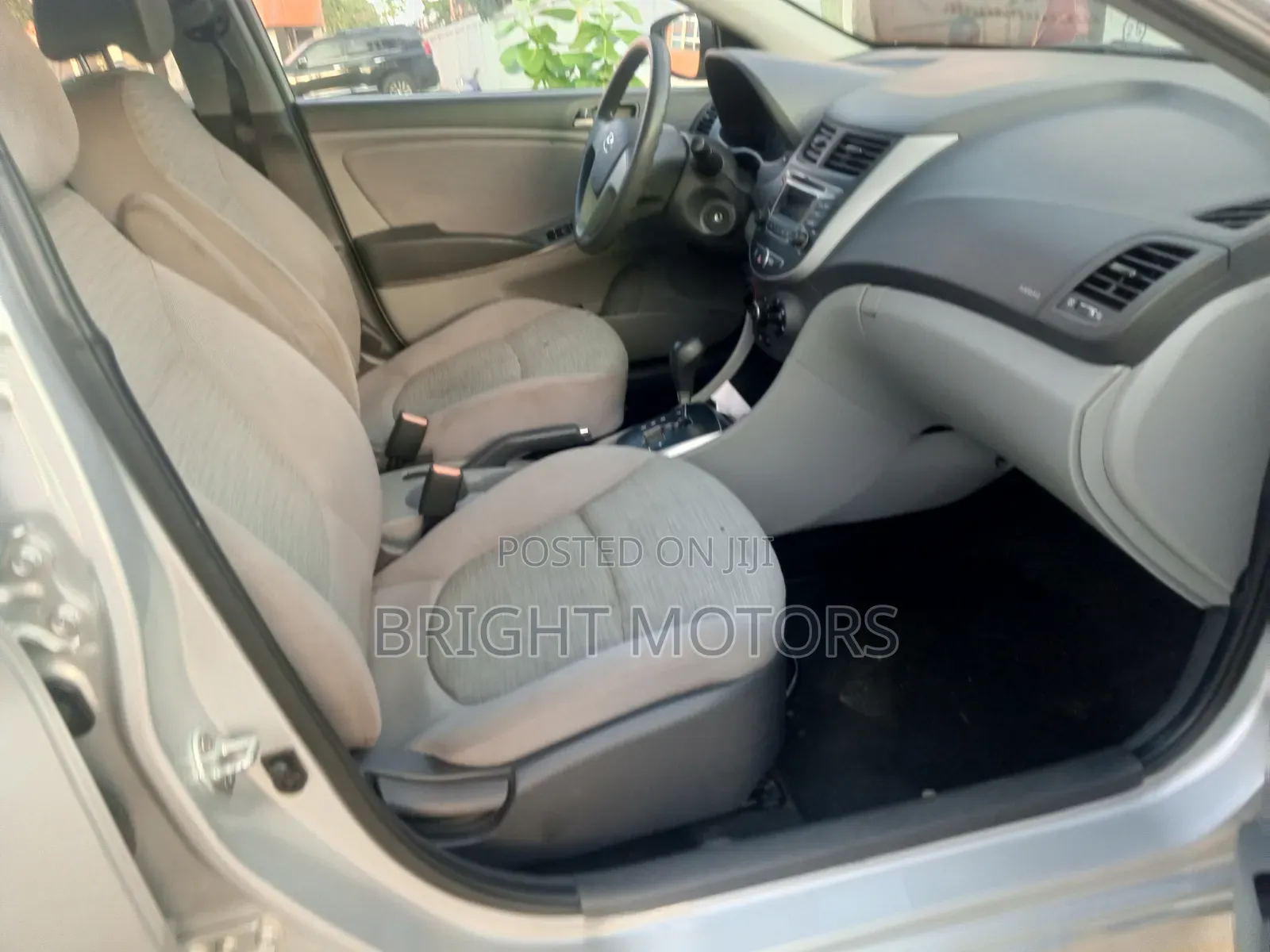 Hyundai Accent SE Sedan 2016 Silver