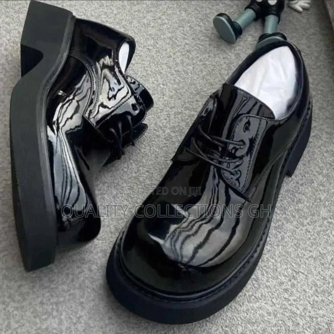 Balenciaga Luxury Authentic Shoe