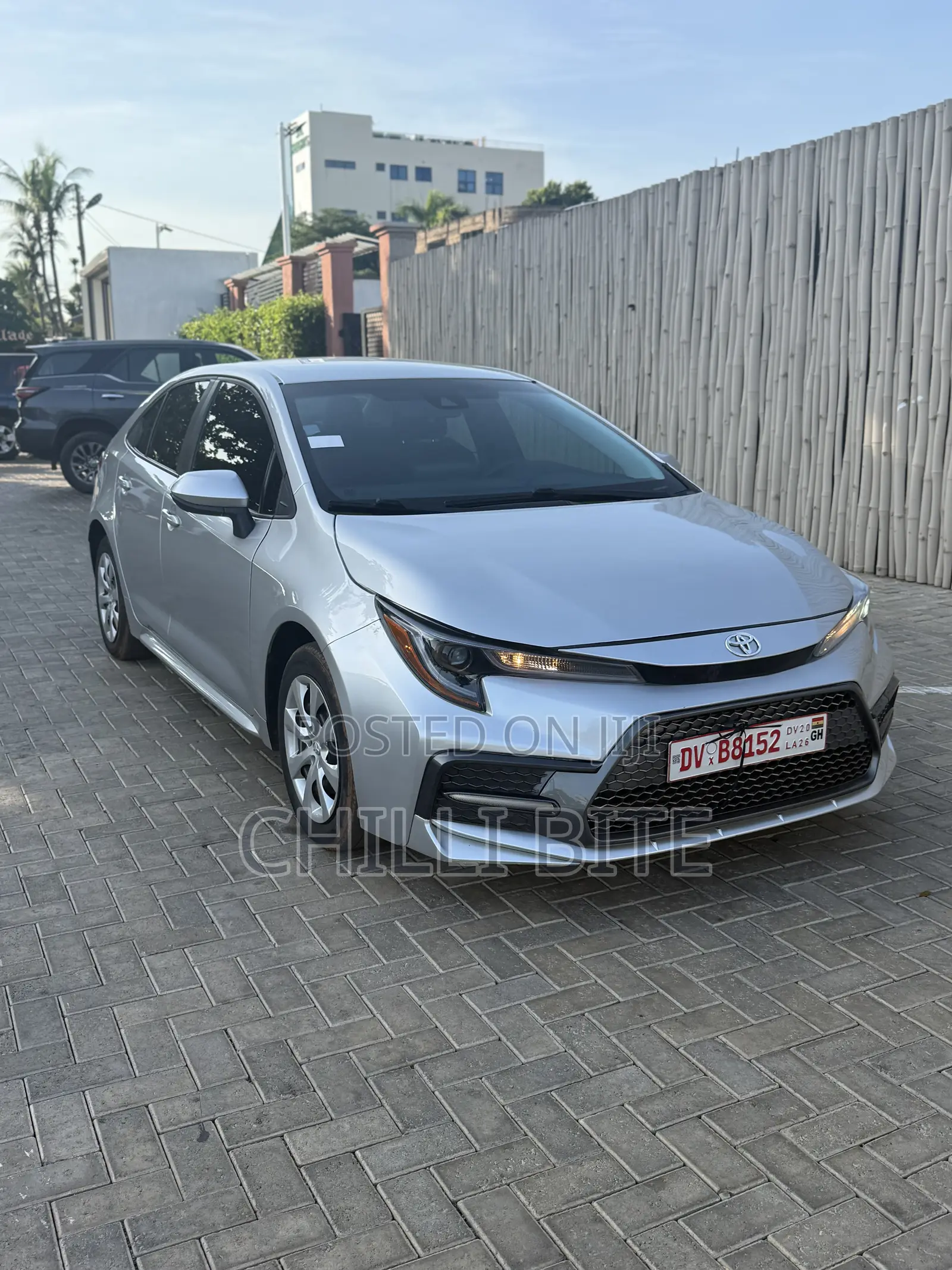 Toyota Corolla LE 2022 Silver