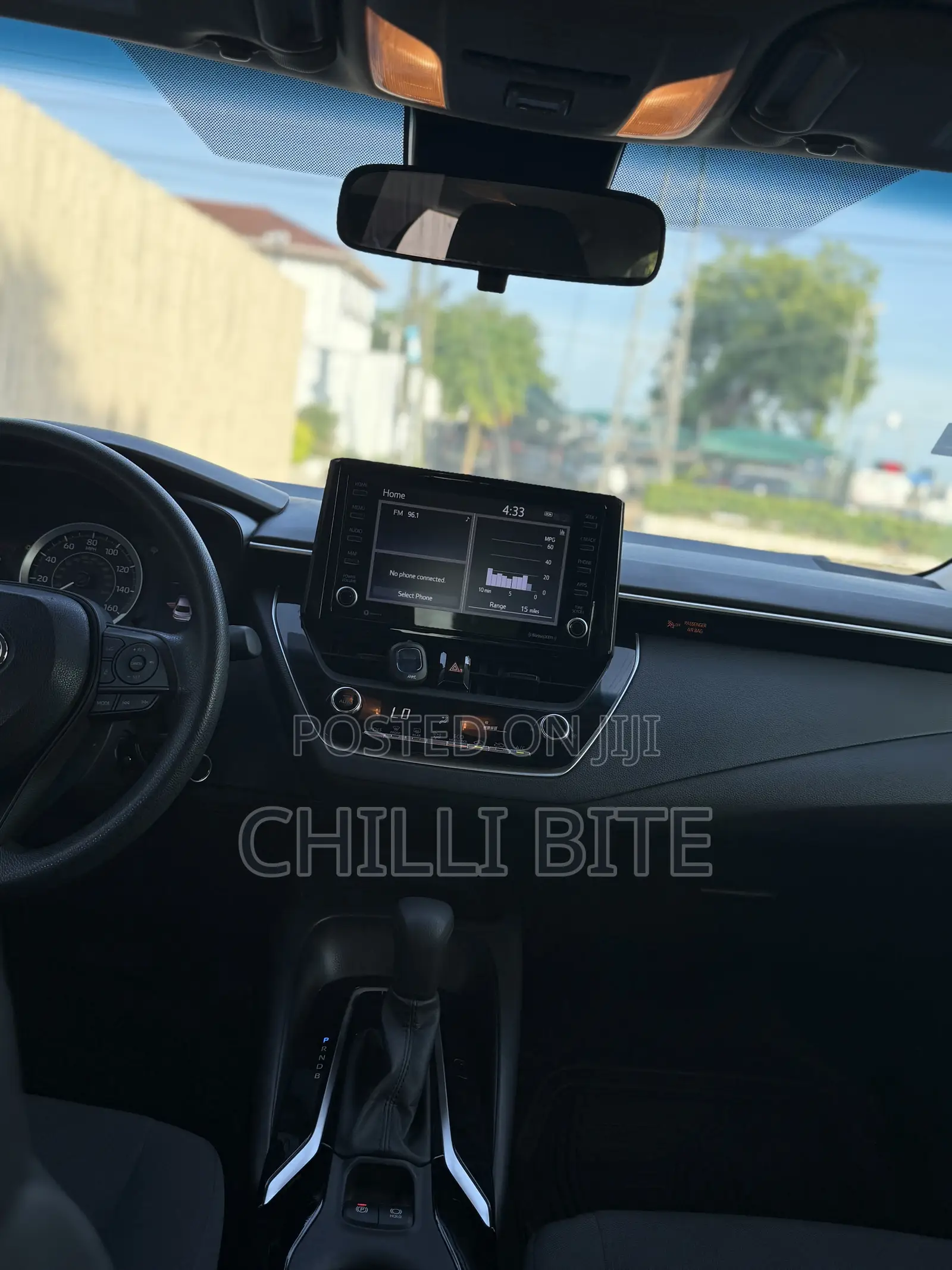 Toyota Corolla LE 2022 Silver