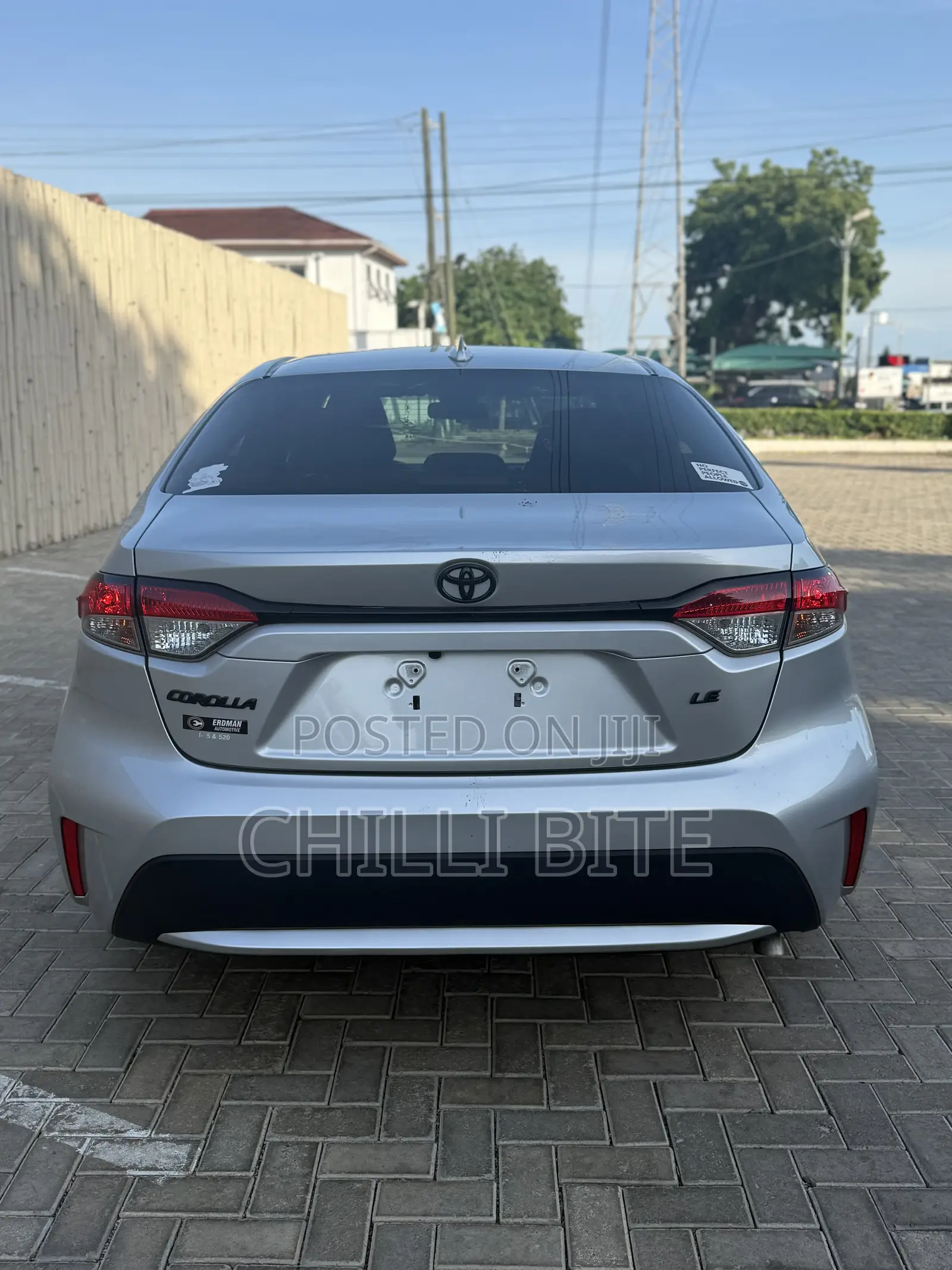 Toyota Corolla LE 2022 Silver
