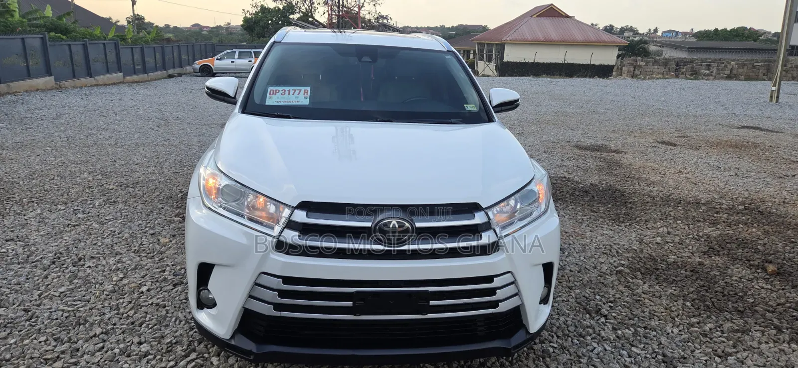 Toyota Highlander XLE 4x2 V6 (3.5L 6cyl 8A) 2017 White