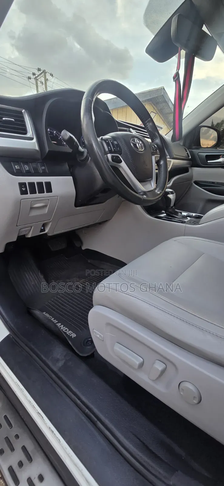 Toyota Highlander XLE 4x2 V6 (3.5L 6cyl 8A) 2017 White