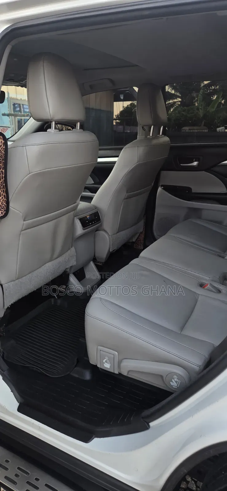 Toyota Highlander XLE 4x2 V6 (3.5L 6cyl 8A) 2017 White
