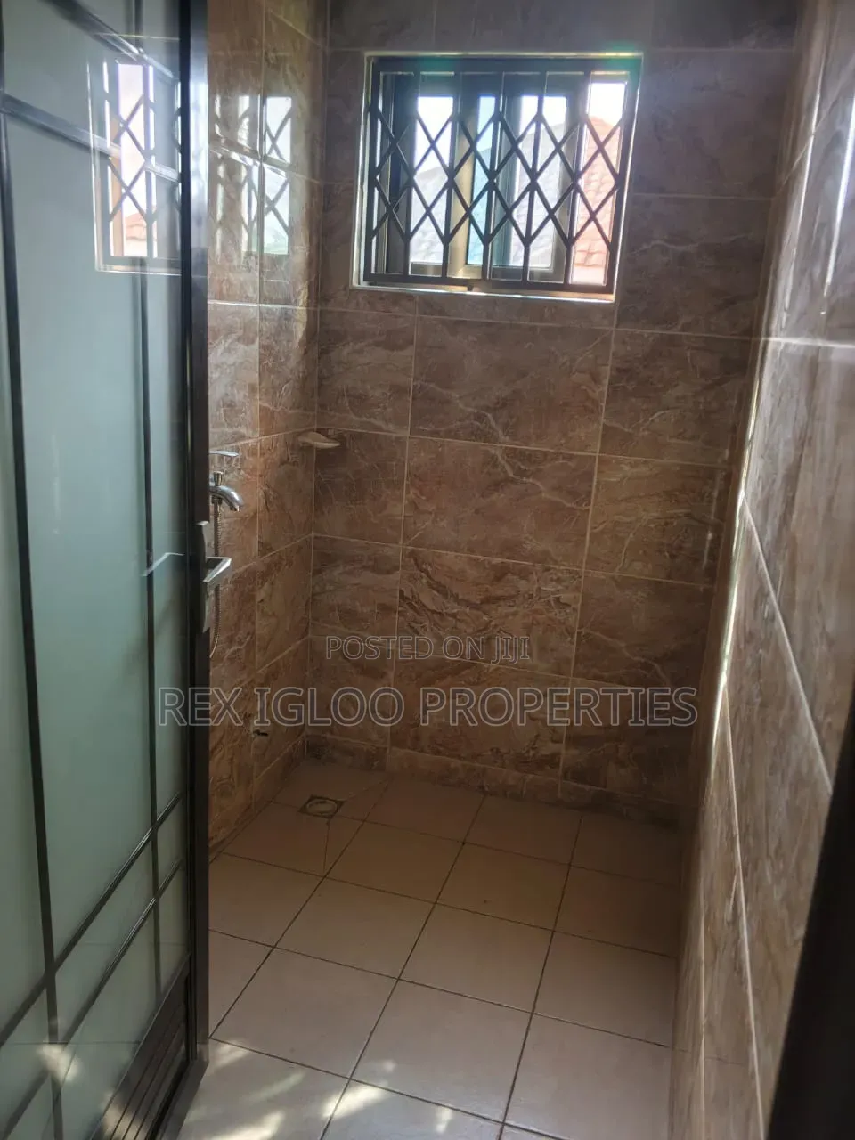 5bdrm Apartment in Adjinganor, Accra Metropolitan for rent