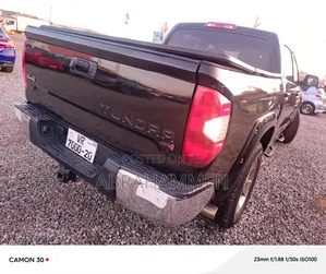 Toyota Tundra Limited 5.7L V8 4x4 CrewMax 5.6 ft. box 145.7 in. WB 2018 Black