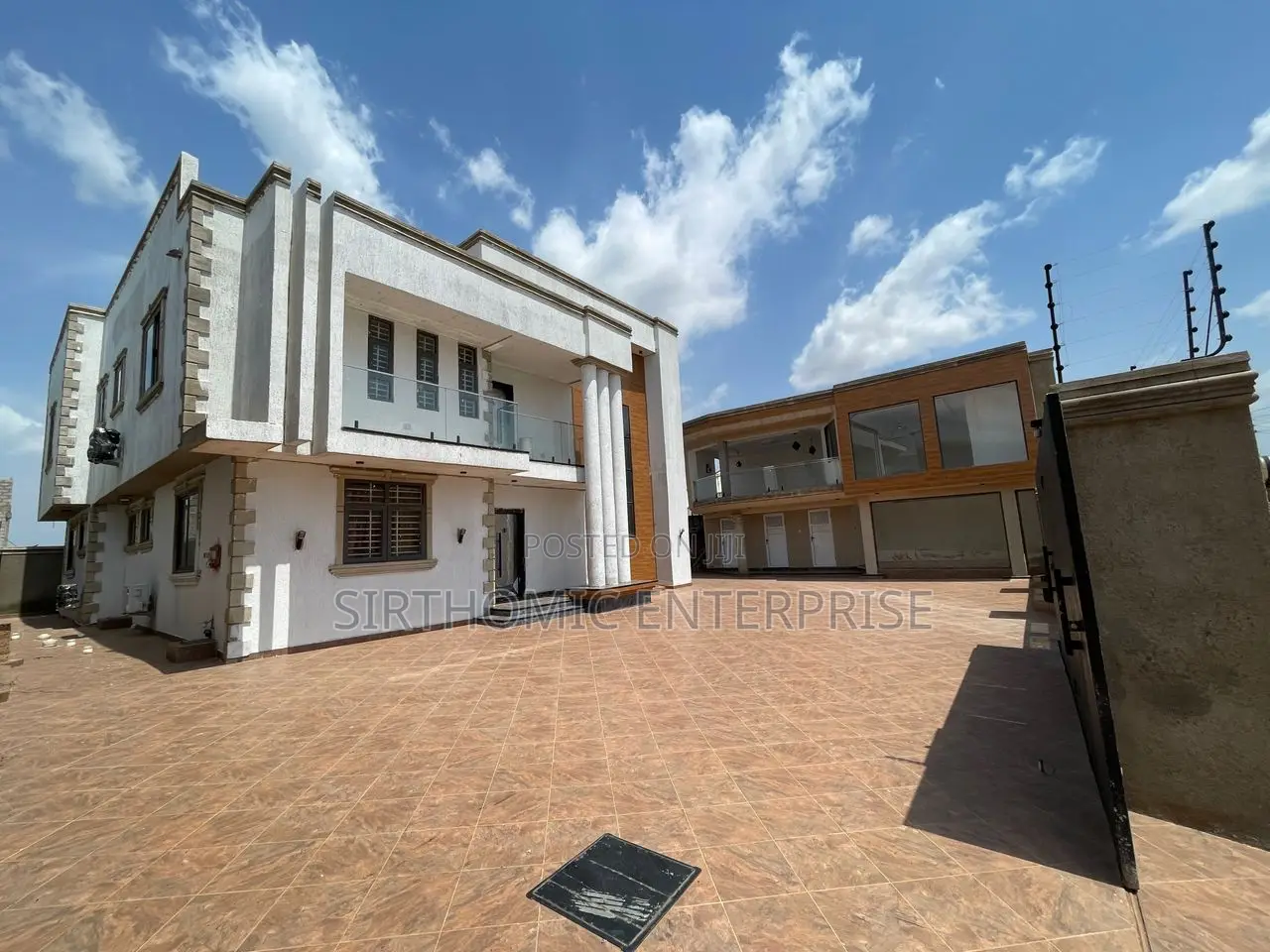 Furnished 6bdrm House in Kokoben, Kumasi Metropolitan for sale