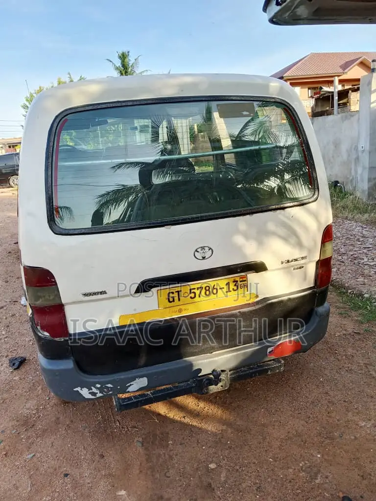Toyota HiAce 2008 White