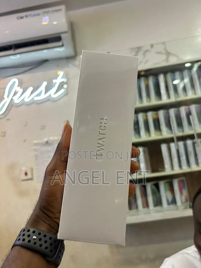 Apple Watch Series 3 Available (Location: Adum Kumasi)