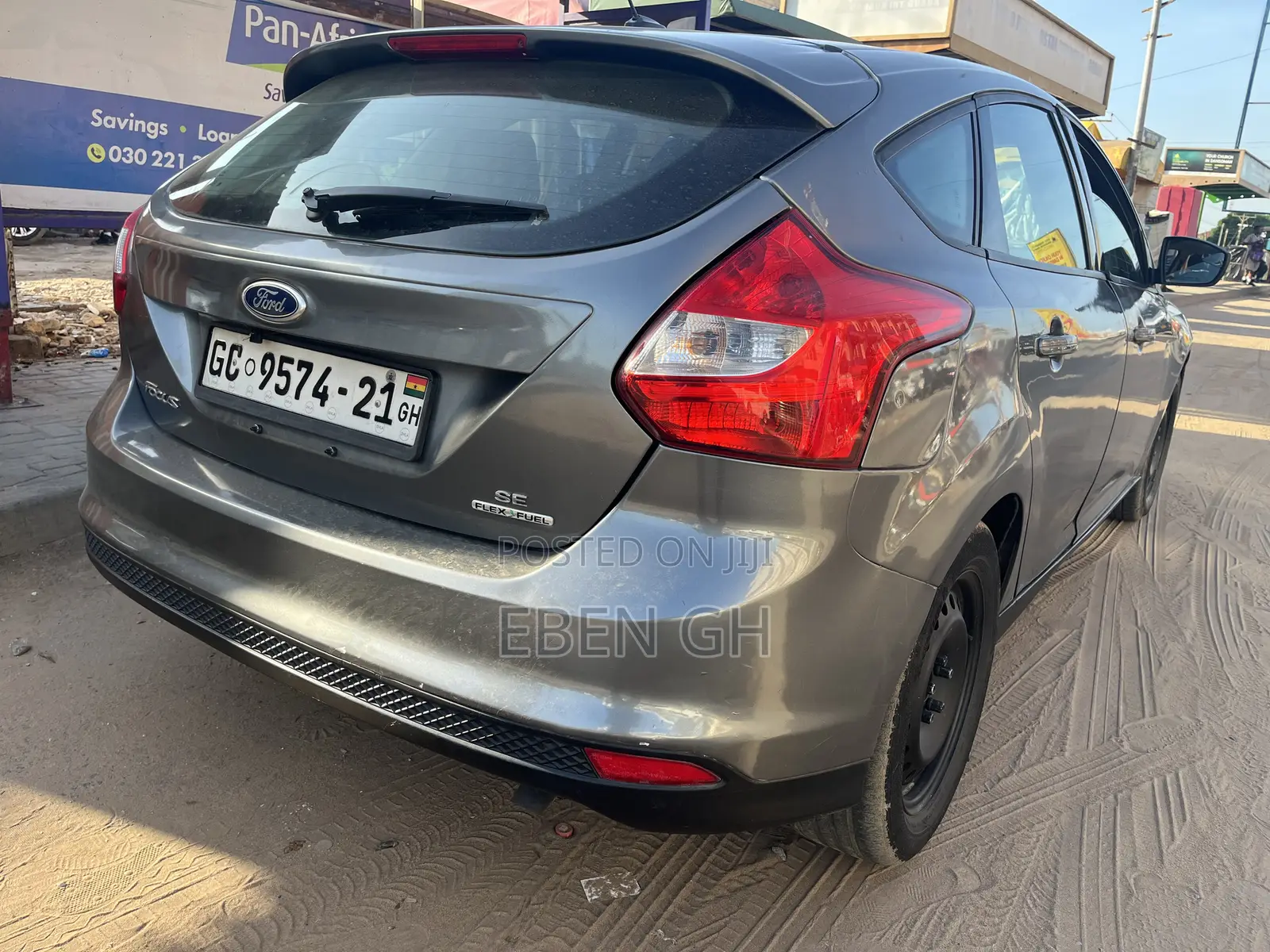 Ford Focus SE Sedan FWD (2.0L 4cyl 5M) 2013 Gray