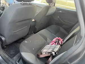 Ford Focus SE Sedan FWD (2.0L 4cyl 5M) 2013 Gray
