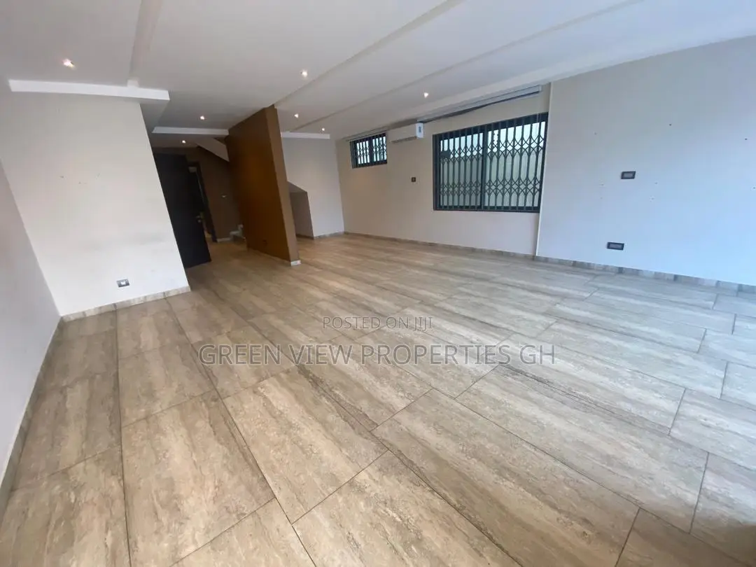 4bdrm Duplex in East Legon for rent