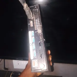 Dell OptiPlex 7040 8GB Intel Core Ultra 7 HDD+SSD 256GB
