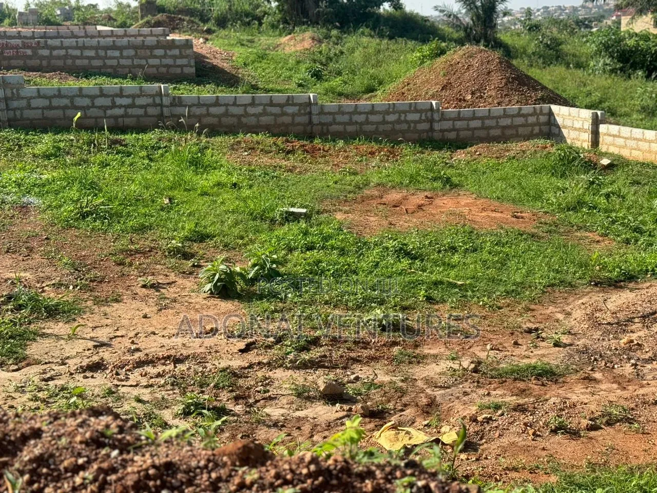 One Plot of Land for Sale in Santasi Darko