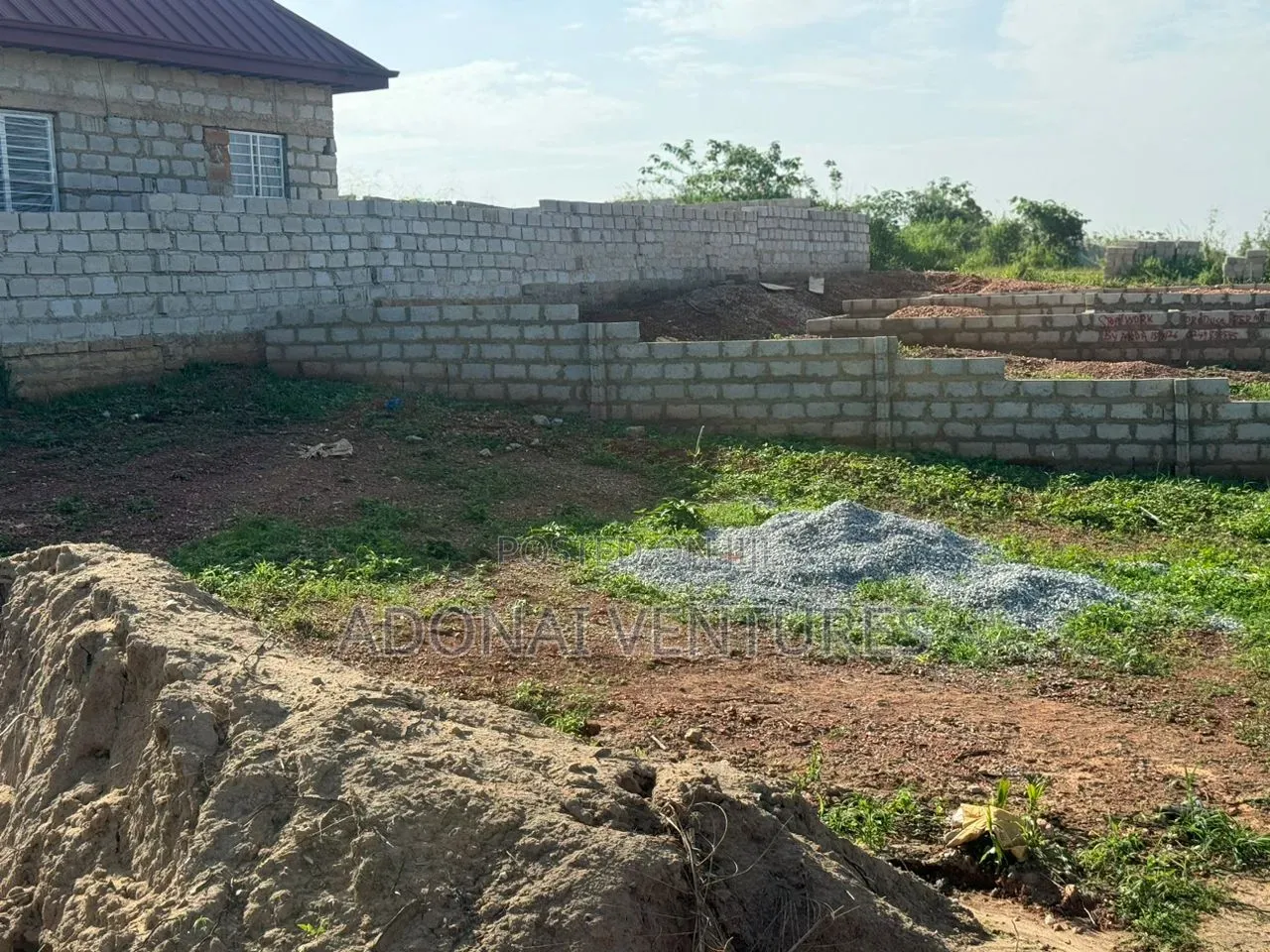 One Plot of Land for Sale in Santasi Darko