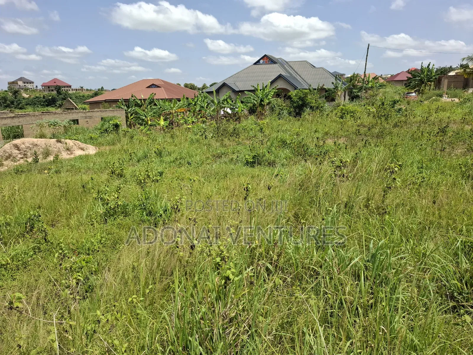 One Plot of Land for Sale in Santasi Trede