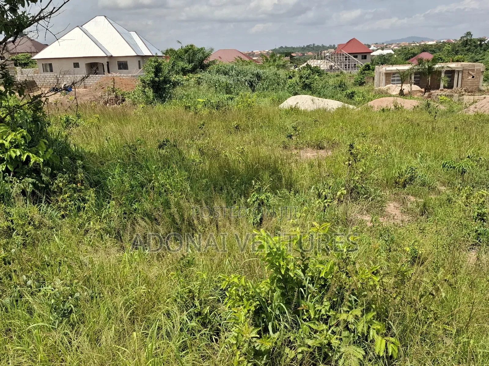 One Plot of Land for Sale in Santasi Trede