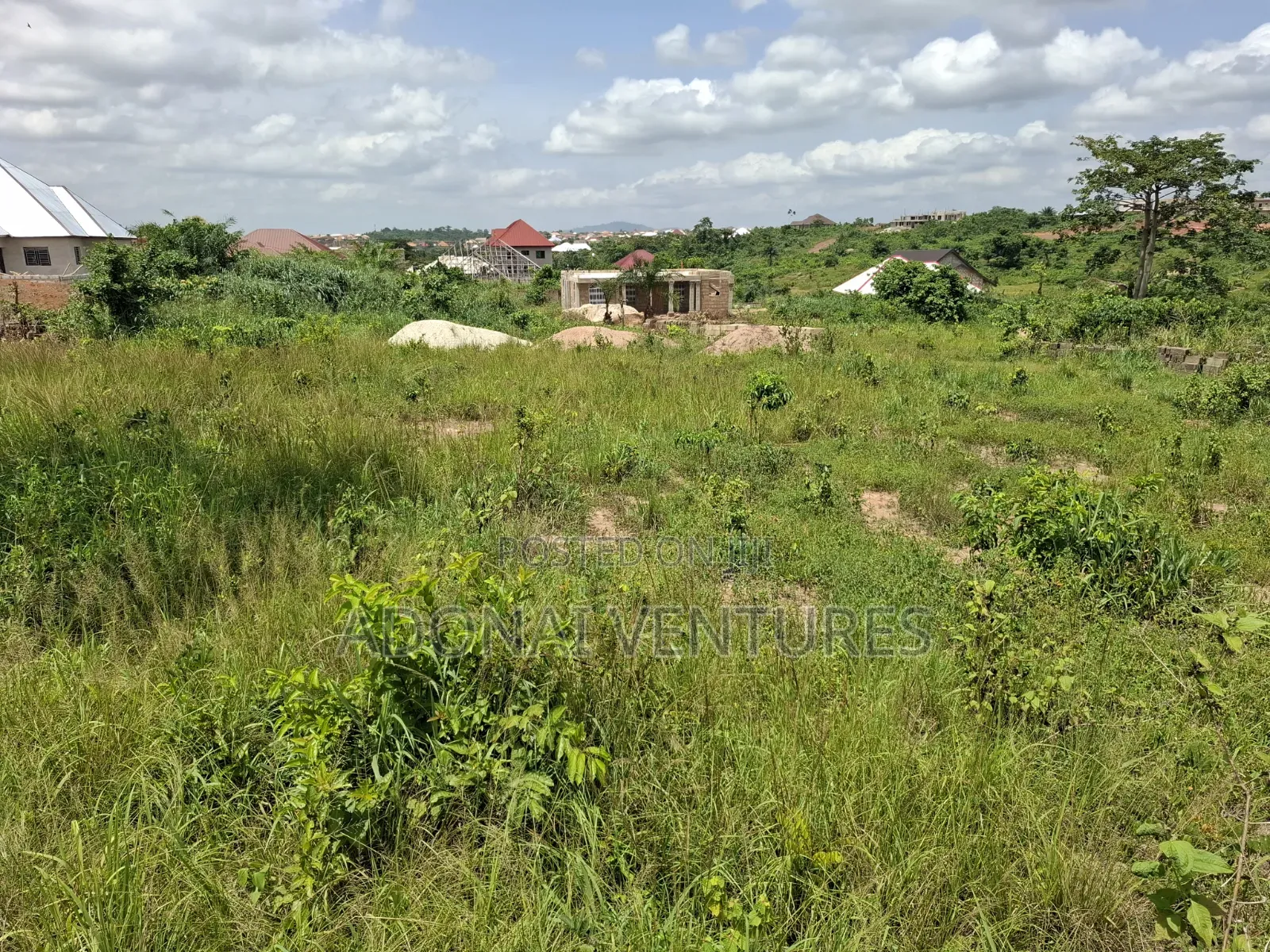 One Plot of Land for Sale in Santasi Trede