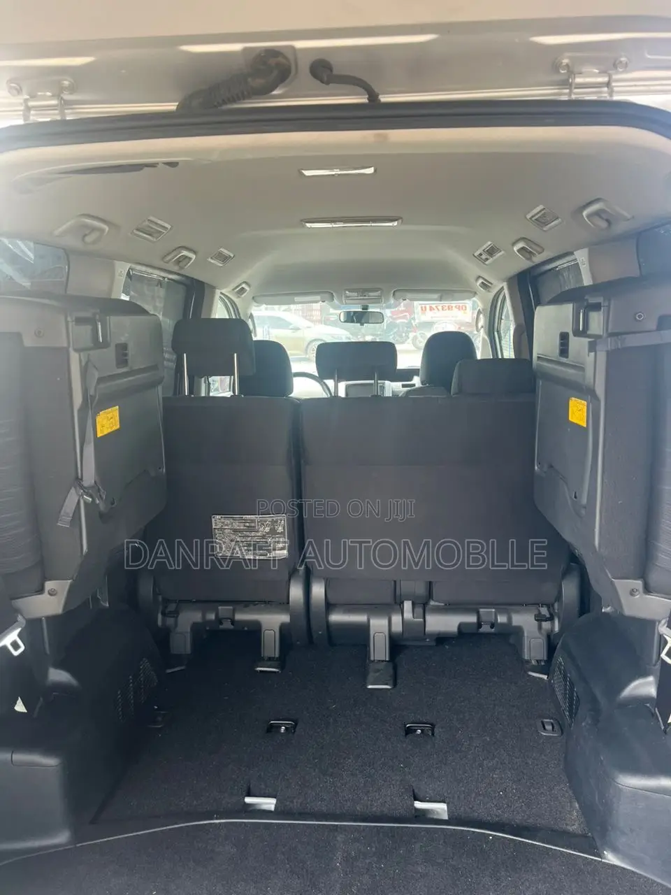 Toyota Voxy 2010 Silver