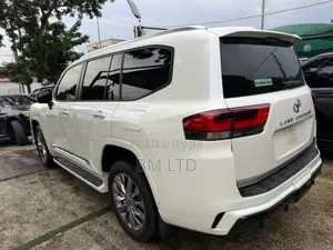 Toyota Land Cruiser 2024 White