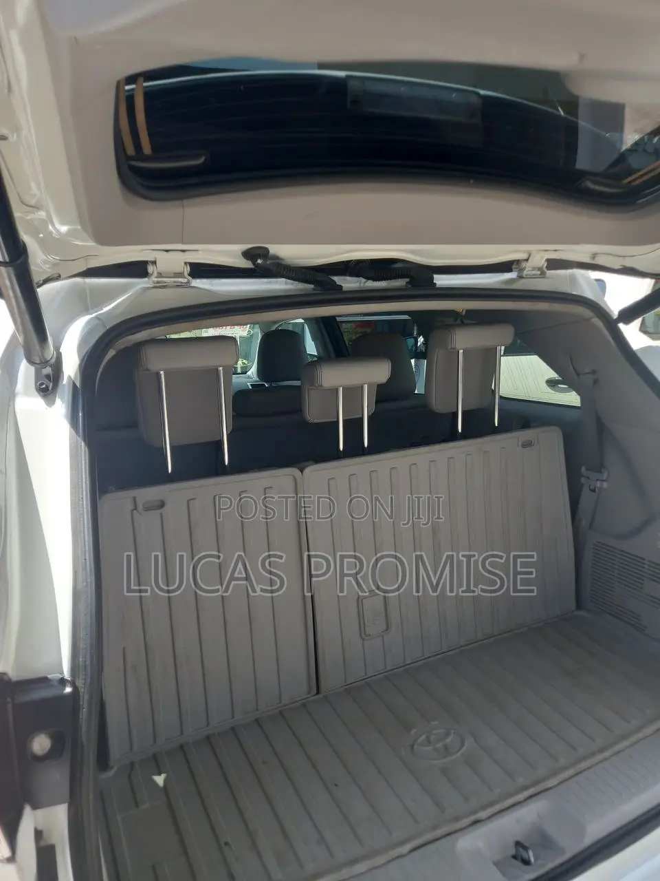 Toyota Highlander LE 4x2 (2.7L 4cyl 6A) 2018 White