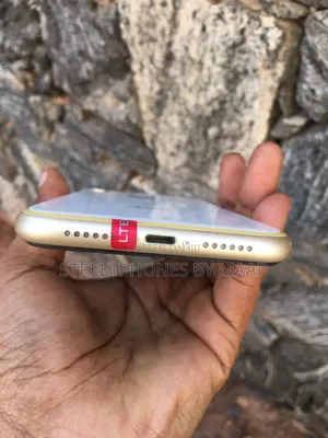 Apple XR 128 GB Yellow