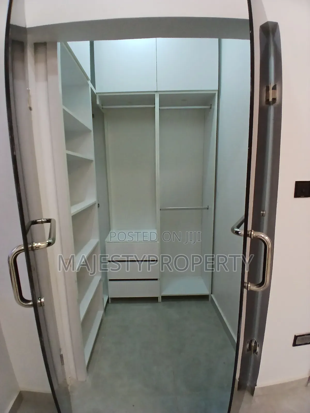 4bdrm Duplex in Okpoigonor, Manet Court for sale