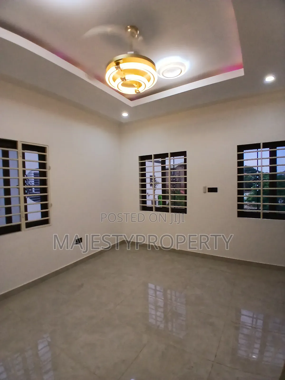 4bdrm Duplex in Okpoigonor, Manet Court for sale