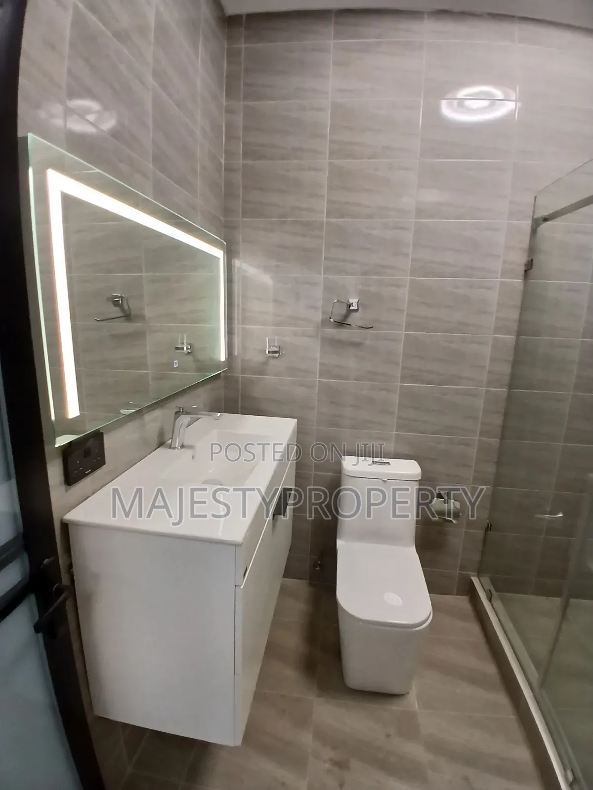 4bdrm Duplex in Okpoigonor, Manet Court for sale