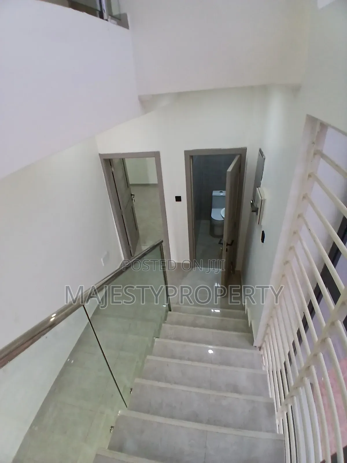 4bdrm Duplex in Okpoigonor, Manet Court for sale