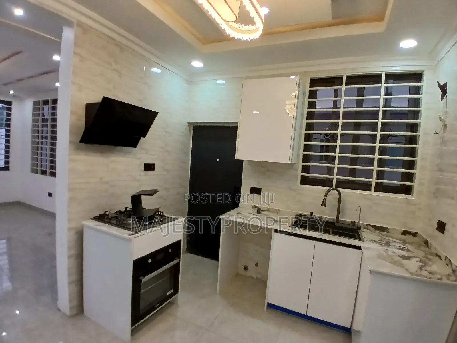 4bdrm Duplex in Okpoigonor, Manet Court for sale