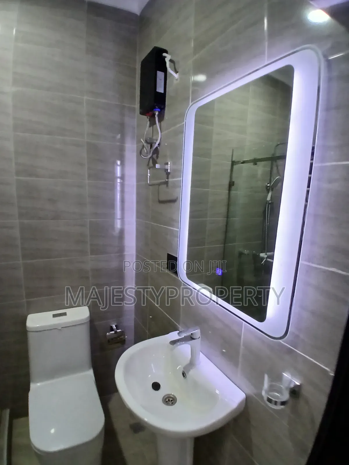 4bdrm Duplex in Okpoigonor, Manet Court for sale