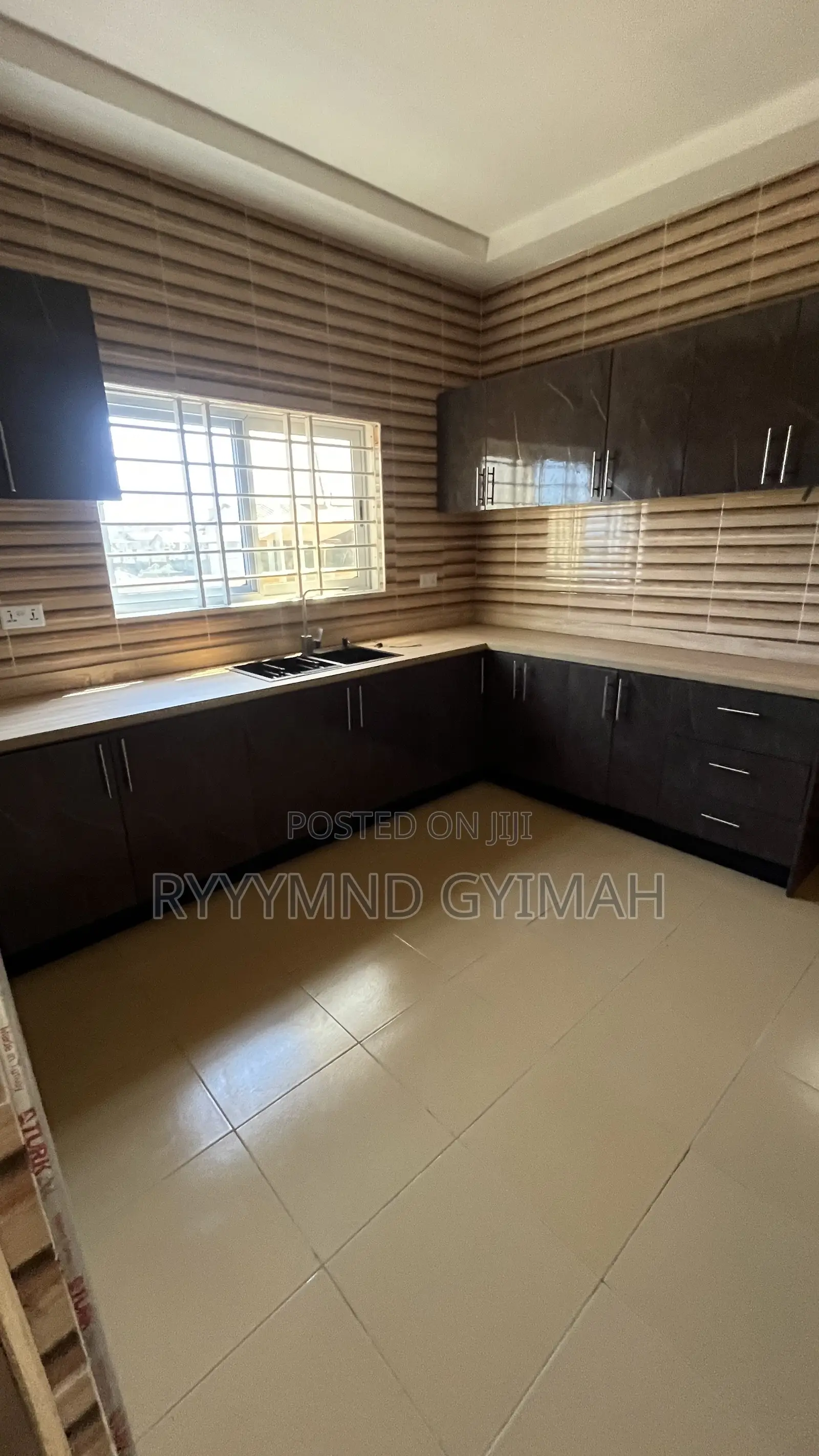 3bdrm House in Appolonia City for sale