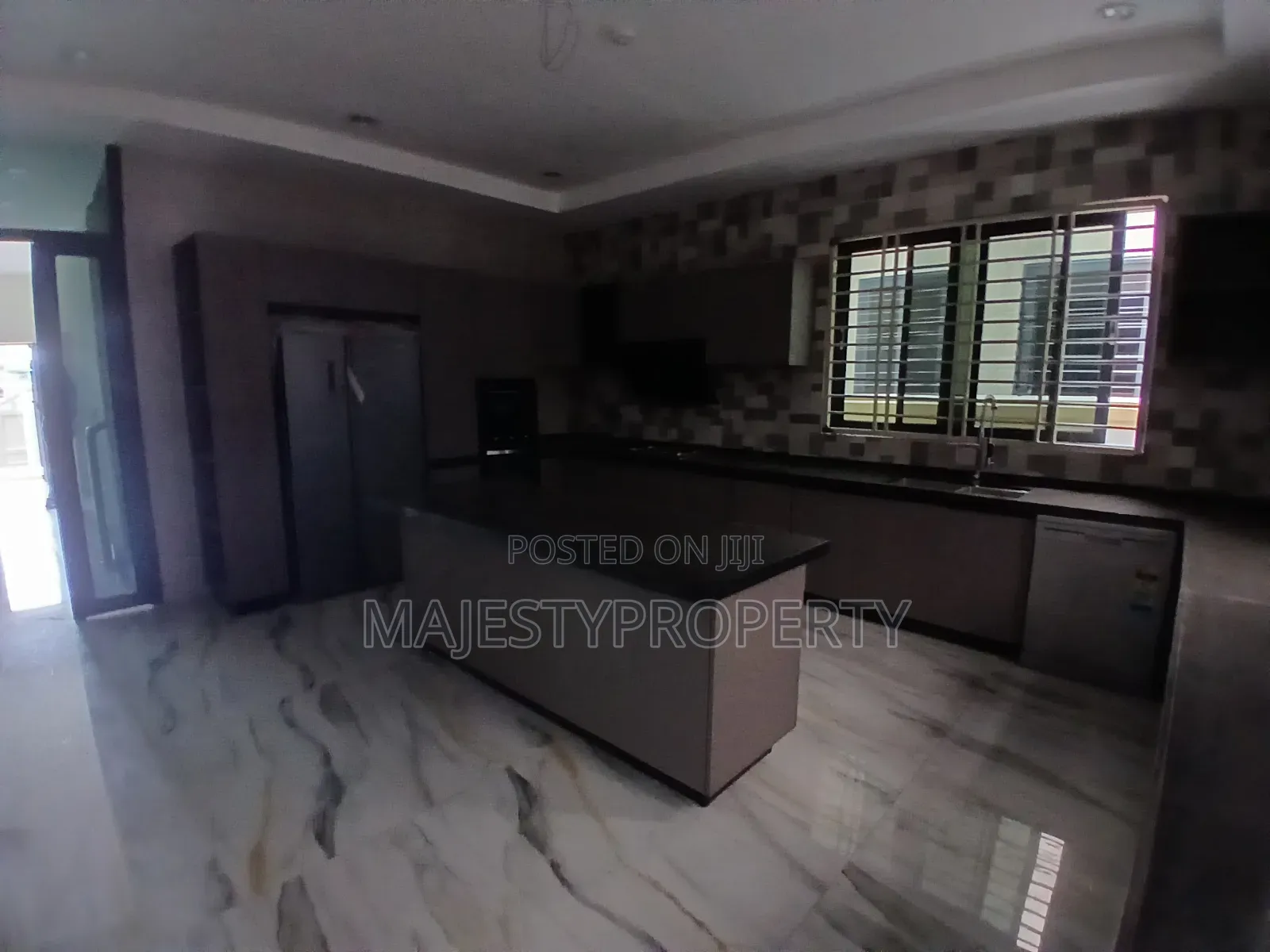 5bdrm Duplex in Costa, Coca Cola for sale